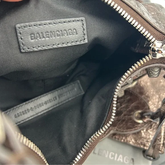 Women’s Balenciaga LE CAGOLE XS metallic leather shoulder bag - Picture 9 of 16